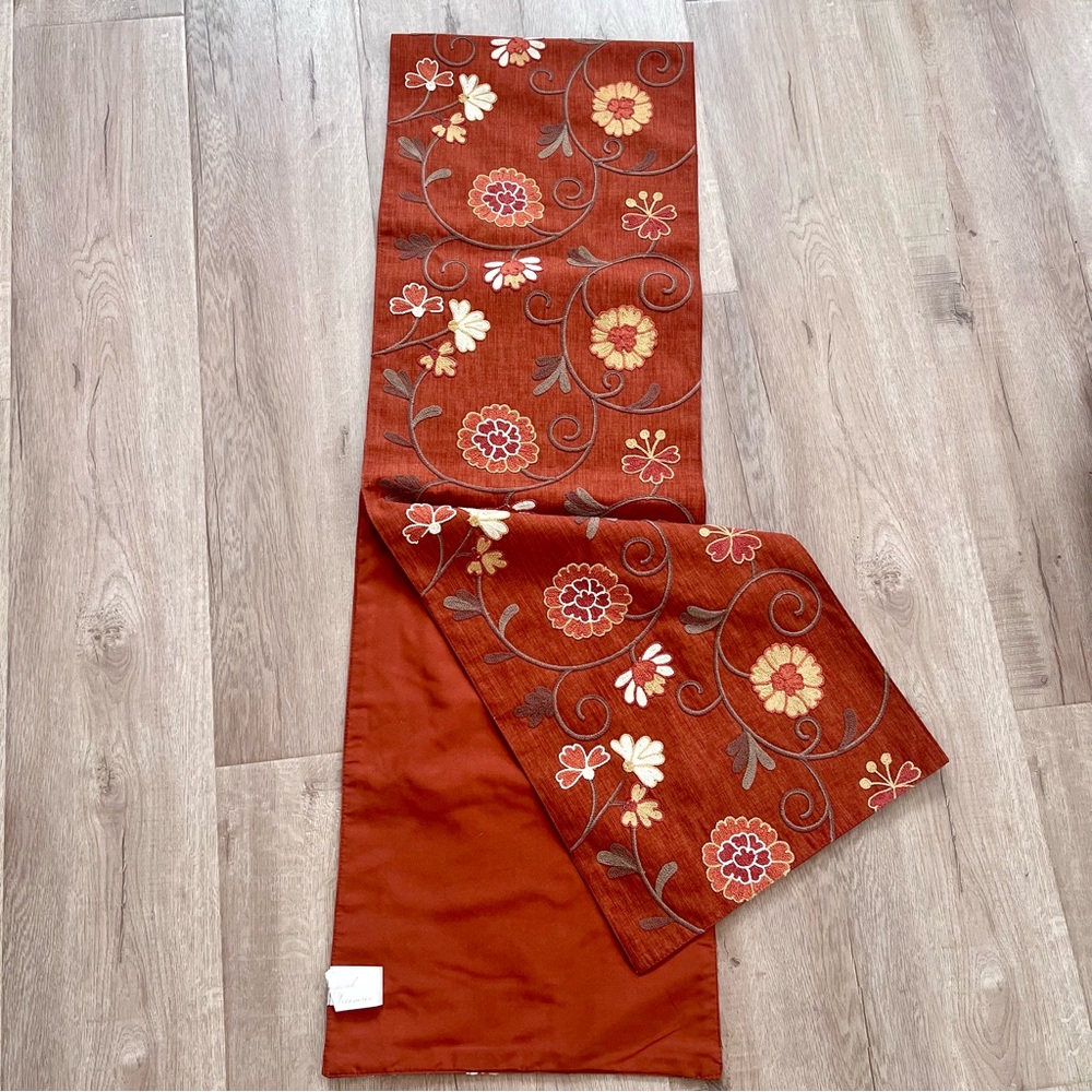 Inspired Treasures Coral Embroidered Flowers Table Runner 14” X‎ 88”